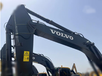 Excavadora de cadenas VOLVO EC240: foto 2