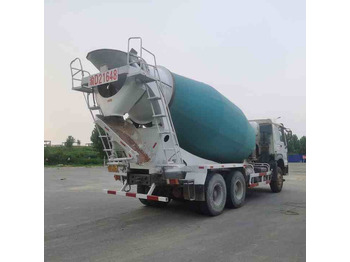 Camión hormigonera HOWO 15 Cubic Metre Used Concrete Mixer Truck   for Sale [ Copy ]: foto 4