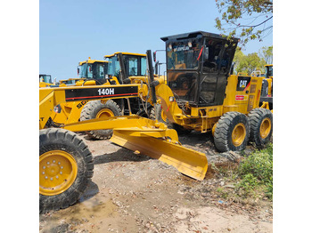 Grader CATERPILLAR 140H
