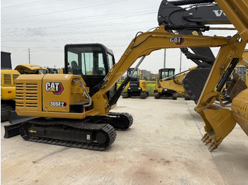 Miniexcavadora CATERPILLAR 306E2