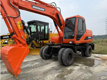 Excavadora de ruedas DOOSAN DH150W-7