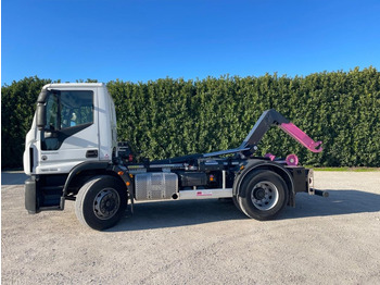 Leasing de  IVECO EUROCARGO 180E25 CON SCARRABILE NUOVO IVECO EUROCARGO 180E25 CON SCARRABILE NUOVO: foto 3