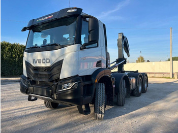Camión multibasculante IVECO Trakker