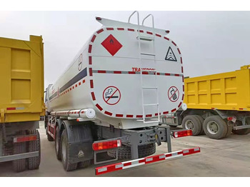 Camión cisterna para transporte de combustible nuevo SINOTRUK Howo 6X4 Oil Truck Price for Sale in Djibouti: foto 4 Camión cisterna para transporte de combustible nuevo SINOTRUK Howo 6X4 Oil Truck Price for Sale in Djibouti: foto 4
