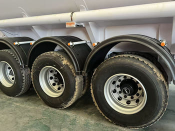 Semirremolque cisterna nuevo TITAN Semi Oil Tanker Trailer for Sale in Kazakhstan: foto 3