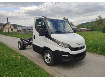 Camión chasis IVECO Daily 35c14