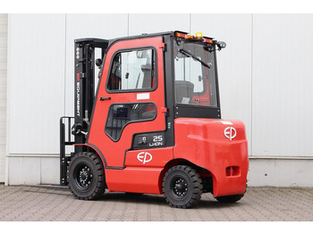 Carretilla elevadora eléctrica EP EFL252 Triplex Li-ion 111Std.: foto 4
