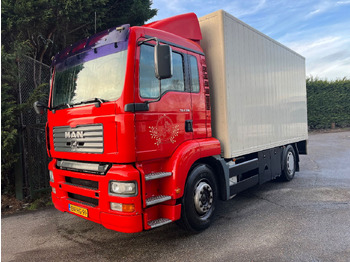 Camión caja cerrada MAN