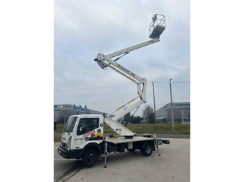 Plataforma de mástil vertical NISSAN