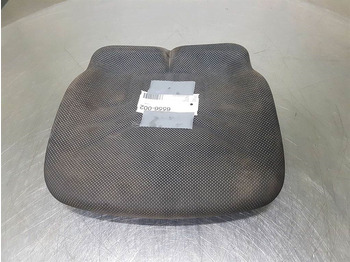 Cabina e interior AHLMANN