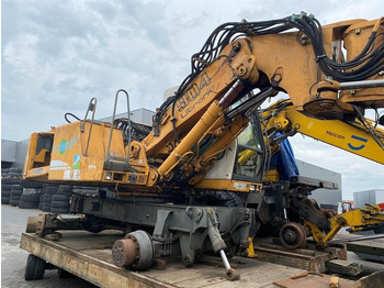 Excavadora de ruedas LIEBHERR A 904