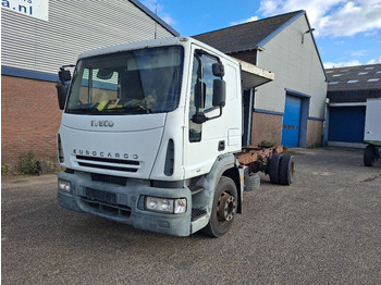 Camión chasis IVECO EuroCargo