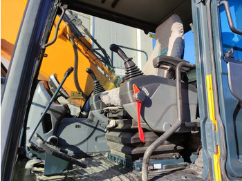 Excavadora de cadenas HYUNDAI HX220NL: foto 5