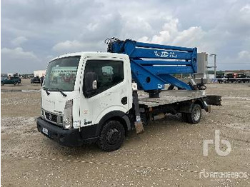 Camión con plataforma elevadora NISSAN