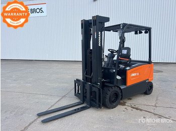 Carretilla elevadora eléctrica DOOSAN