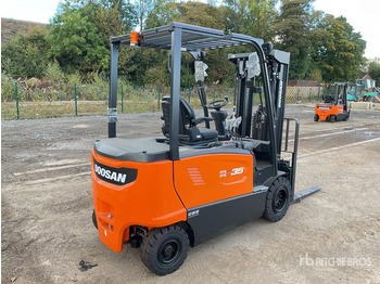 Carretilla elevadora eléctrica nuevo 2024 Doosan B35X-7 PLUS 2024 Doosan B35X-7 PLUS 3500 kg Electric Forklift - (Unused) Electric Forklift: foto 4