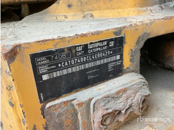 Dúmper articulado CATERPILLAR 740B