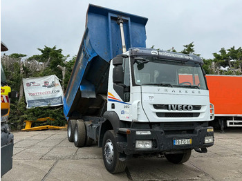 Camión volquete IVECO Trakker