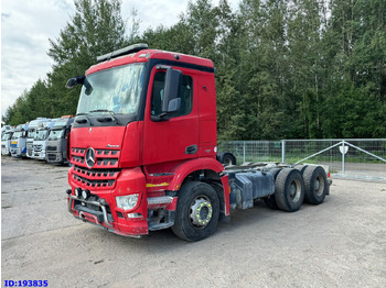 Camión chasis MERCEDES-BENZ Arocs