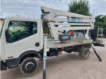 Camión con plataforma elevadora