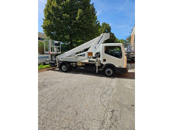 Camión con plataforma elevadora MULTITEL