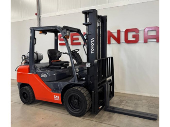 Carretilla elevadora de gas TOYOTA FGF 30