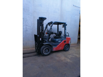 Carretilla elevadora de gas Toyota 02-8FGF30 MATRICULADA: foto 3