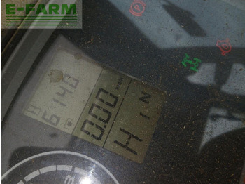 Tractor CLAAS AXOS 340: foto 3