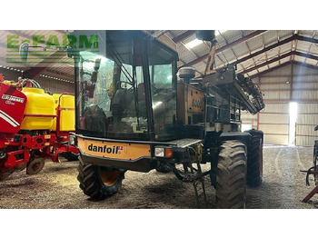 Pulverizador arrastrado