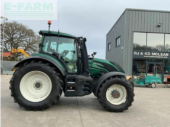 Tractor VALTRA T214