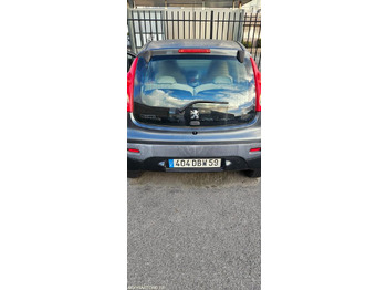 Coche PEUGEOT