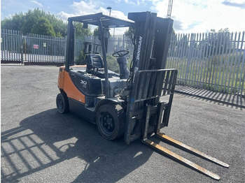 Carretilla elevadora diésel Doosan D30S-5: foto 3