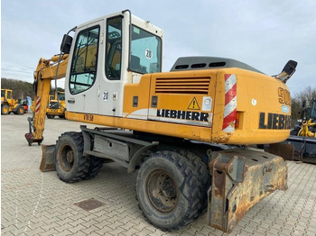 Excavadora de ruedas LIEBHERR A 900