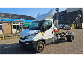 Camión chasis IVECO Daily