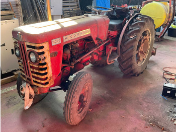 Tractor McCORMICK