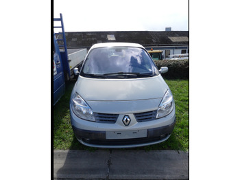 Coche RENAULT