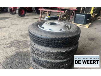 Neumáticos y llantas para Maquinaria agrícola Michelin 9R22.5 , 9 R 22.5: foto 3