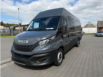 Furgoneta caja cerrada IVECO Daily 35s18