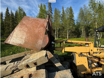 Retroexcavadora Ford 555 Traktorgraver m/ 2 frontskuffer og 2 graveskuffer: foto 4 Retroexcavadora Ford 555 Traktorgraver m/ 2 frontskuffer og 2 graveskuffer: foto 4