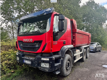 Camión volquete IVECO Trakker