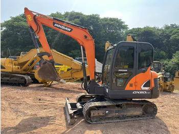 Excavadora de cadenas DOOSAN DX60