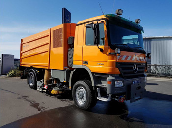 Leasing de  Mercedes-Benz Actros 2032 A 4x4 Bucher STKF 9500 Airport Mercedes-Benz Actros 2032 A 4x4 Bucher STKF 9500 Airport: foto 4 Leasing de  Mercedes-Benz Actros 2032 A 4x4 Bucher STKF 9500 Airport Mercedes-Benz Actros 2032 A 4x4 Bucher STKF 9500 Airport: foto 4