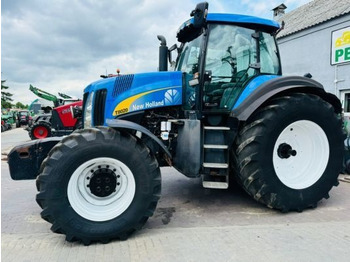 Tractor NEW HOLLAND T8000