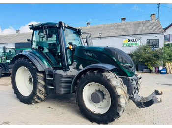 Tractor VALTRA T214