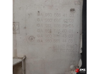 Cabina e interior para Camión Mercedes-Benz Occ opstapbak links Mercedes: foto 4 Cabina e interior para Camión Mercedes-Benz Occ opstapbak links Mercedes: foto 4