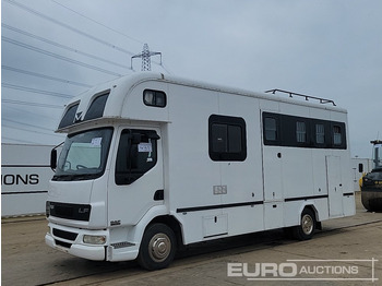 Camión transporte de ganado DAF LF 45 150