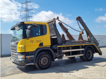 Camión portacontenedor de cadenas SCANIA P 230