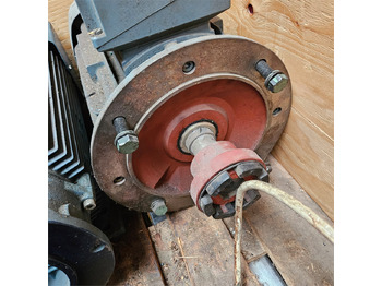 Máquina herramienta ABB MT80A19F100-2 / M3AA180MLB4: foto 4 Máquina herramienta ABB MT80A19F100-2 / M3AA180MLB4: foto 4