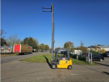 Carretilla elevadora eléctrica JUNGHEINRICH EFG