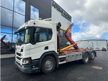 Camión multibasculante SCANIA P